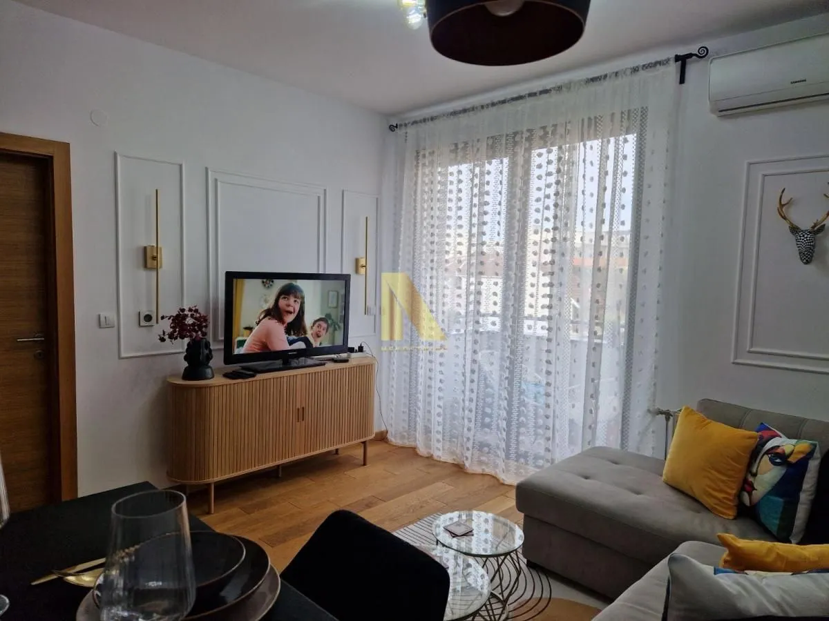 Izdavanje, jednosoban stan, 34m², Centar, Novi Sad
