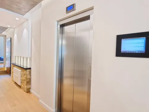 Sale, two bedroom apartment, 107m², Budva, Crna Gora - image 21