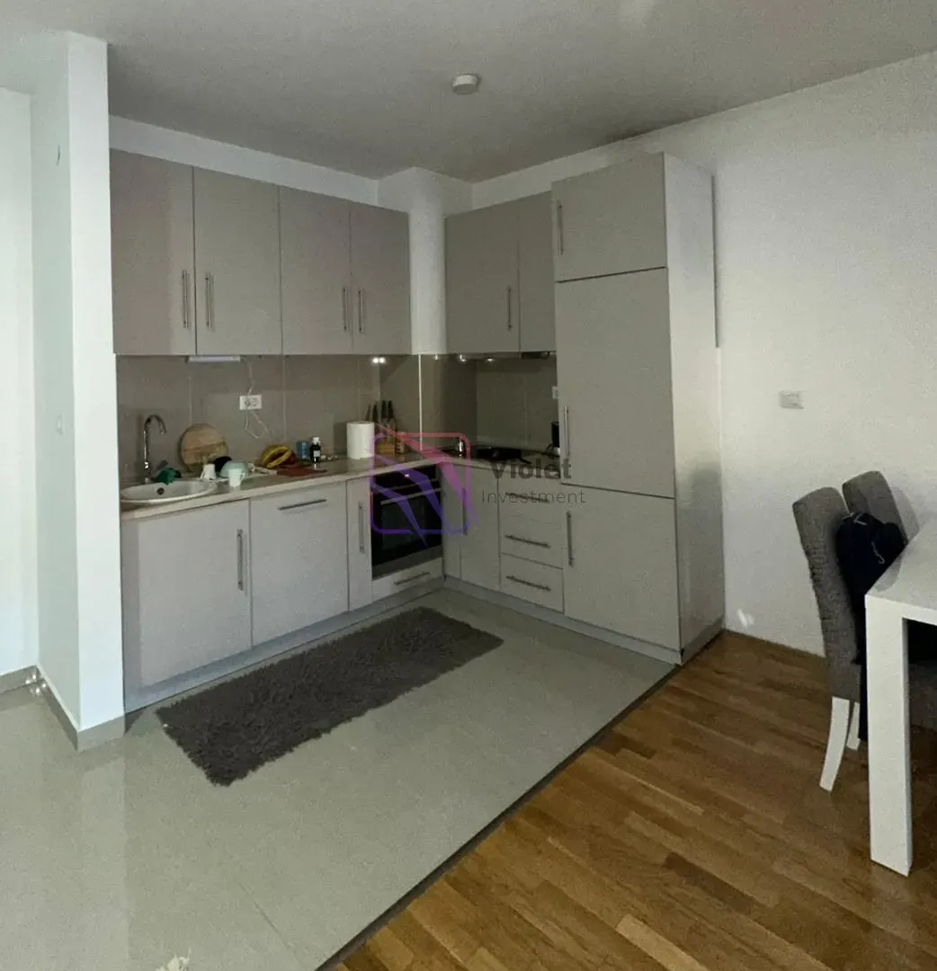 Izdavanje, jednosoban stan, 45m², Vezirov Most, Podgorica