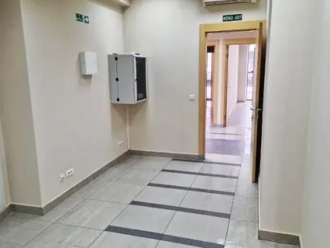 Rent, office space, 216m², Voždovac, Voždovac Sve Podlokacije - image 10