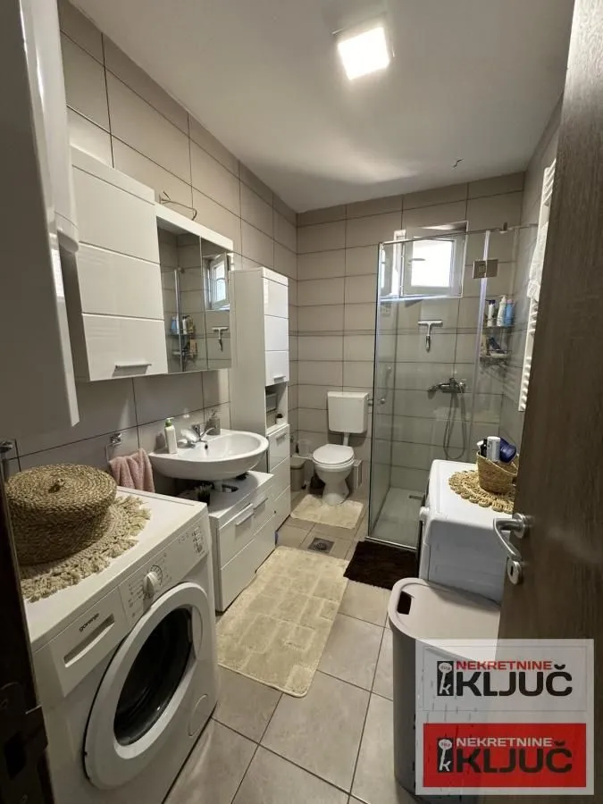 Prodaja, trosoban stan, 75m², Veternik, Novi Sad Sve Podlokacije