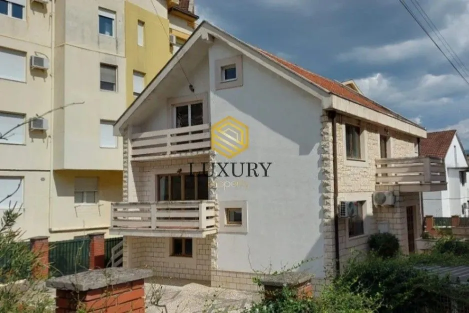Rent, office space, 250m², Momišići, Podgorica