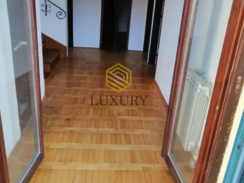 Izdavanje, kuća, 300m², City Kvart, Podgorica - image 2