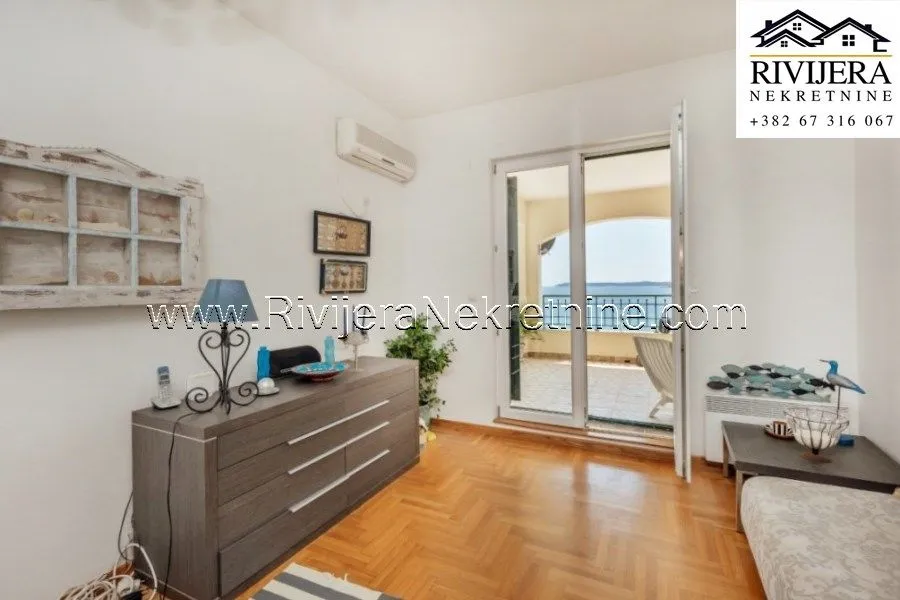 Prodaja, trosoban stan, 190m², Savina, Herceg Novi