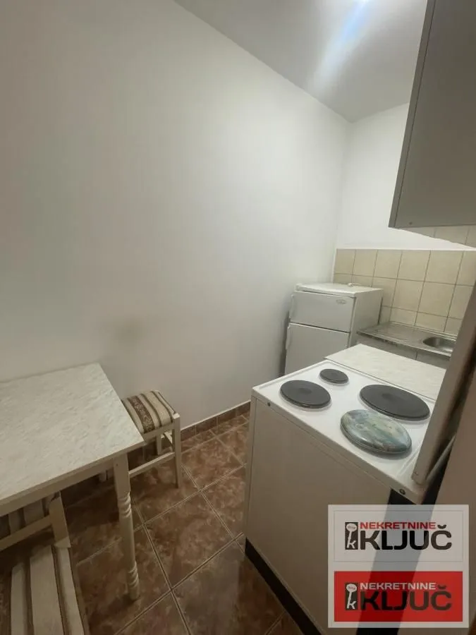 Izdavanje, garsonjera, 25m², Nova Detelinara, Novi Sad Sve Podlokacije
