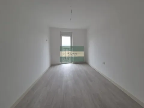 Izdavanje, četvorosoban stan, 97m², Centar, Paraćin - image 10