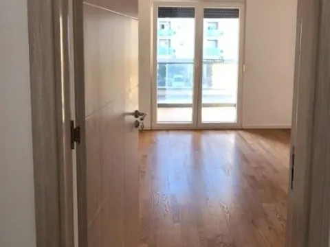 Rent, office space, 45m², Pobrežje, Podgorica - image 10