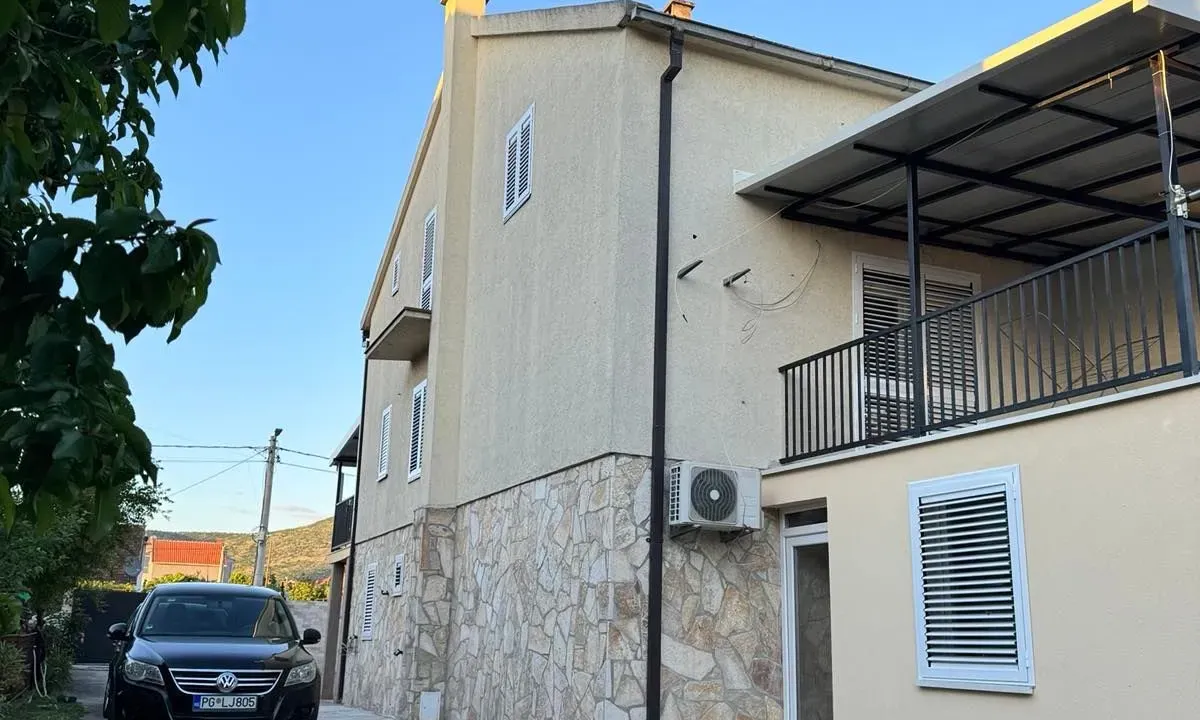 Prodaja, kuća, 180m², Zlatica, Podgorica