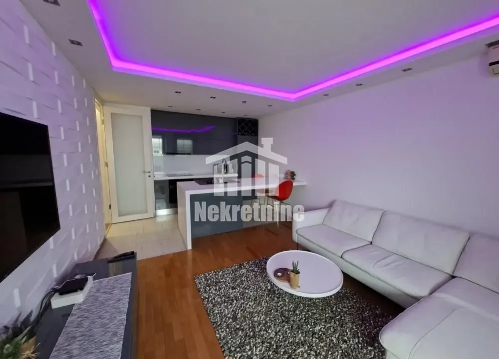 Prodaja, trosoban stan, 68m², Belvil, Beograd