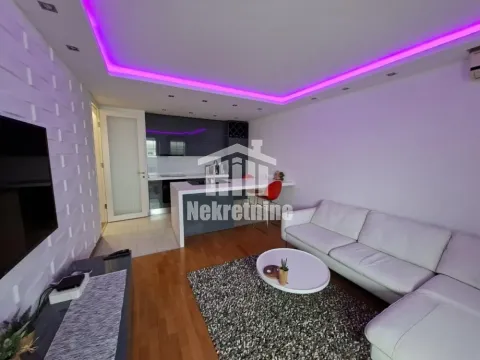 Prodaja, trosoban stan, 68m², Belvil, Beograd - image 1