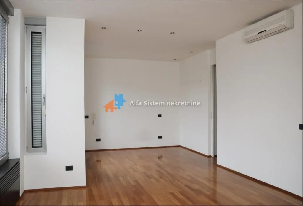 Izdavanje, stan, 176m², Kalenić Pijaca, Vračar Sve Podlokacije