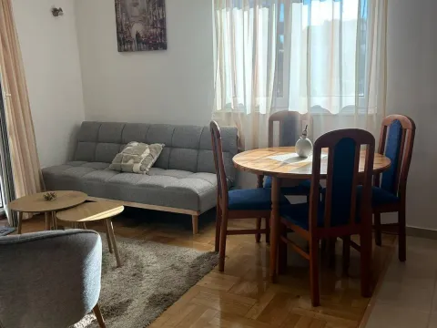 Izdavanje, jednosoban stan, 45m², Centar, Tivat - image 2