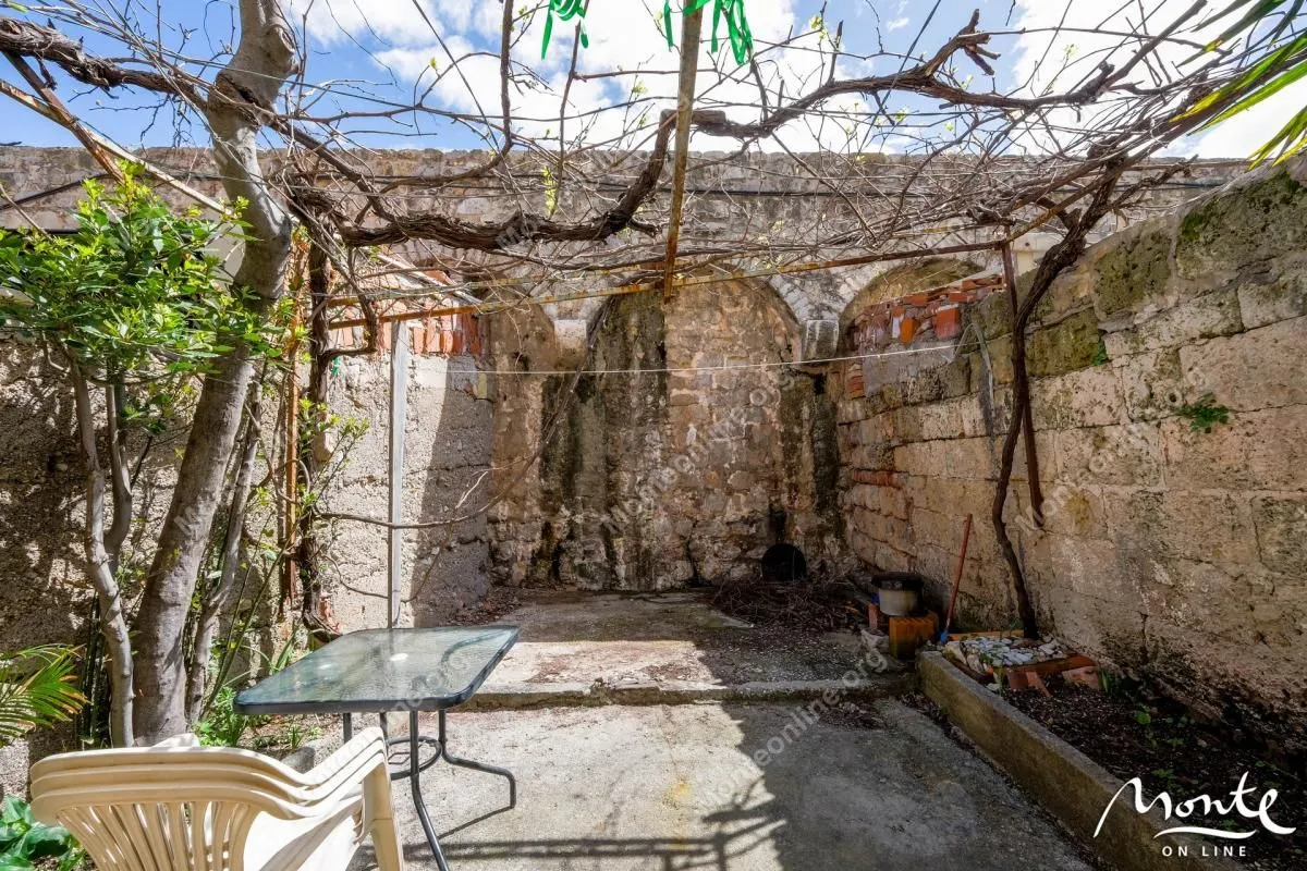 Sale, house, 91m², Stari Grad, Budva