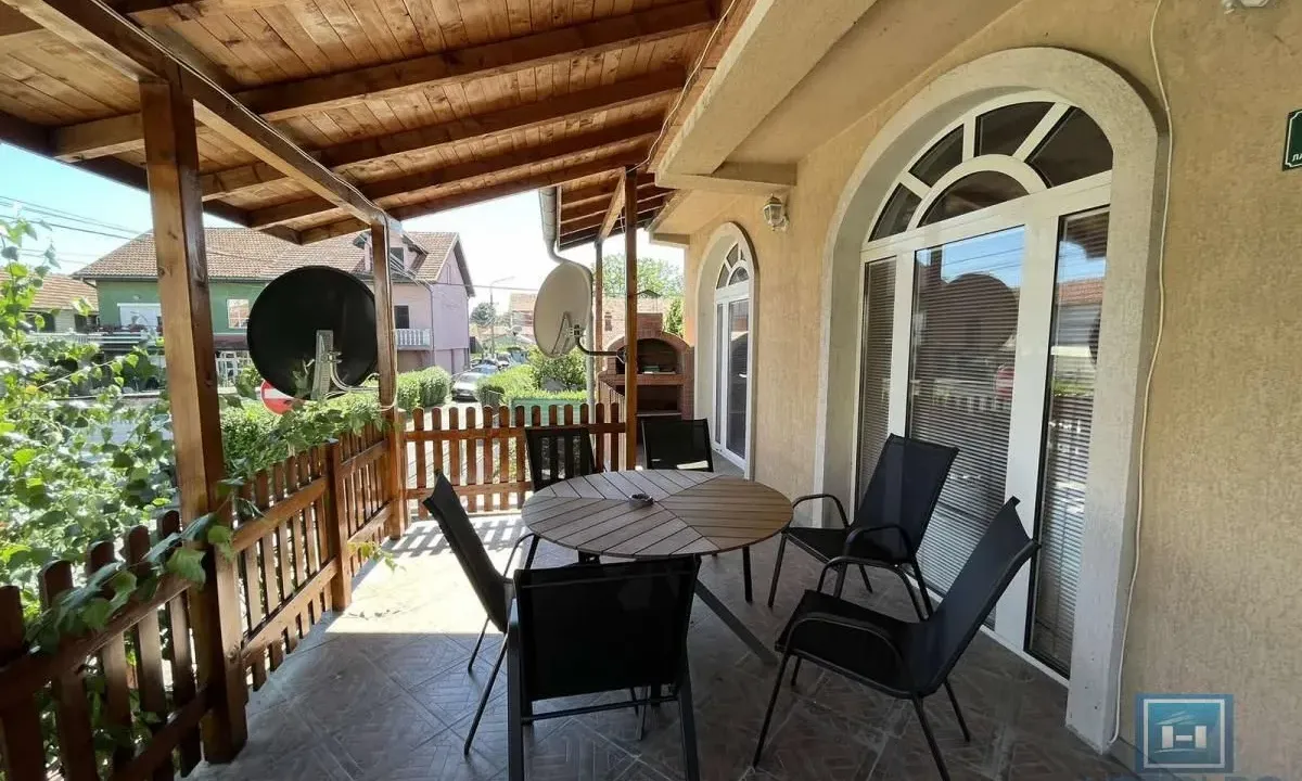 Prodaja, kuća, 400m², Centar, Jagodina