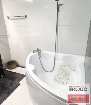 Izdavanje, četvorosoban stan, 102m², Bulevar patrijarha Pavla, Novi Sad Sve Podlokacije - image 22