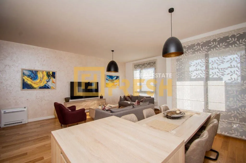 Izdavanje, trosoban stan, 95m², City Kvart, Podgorica