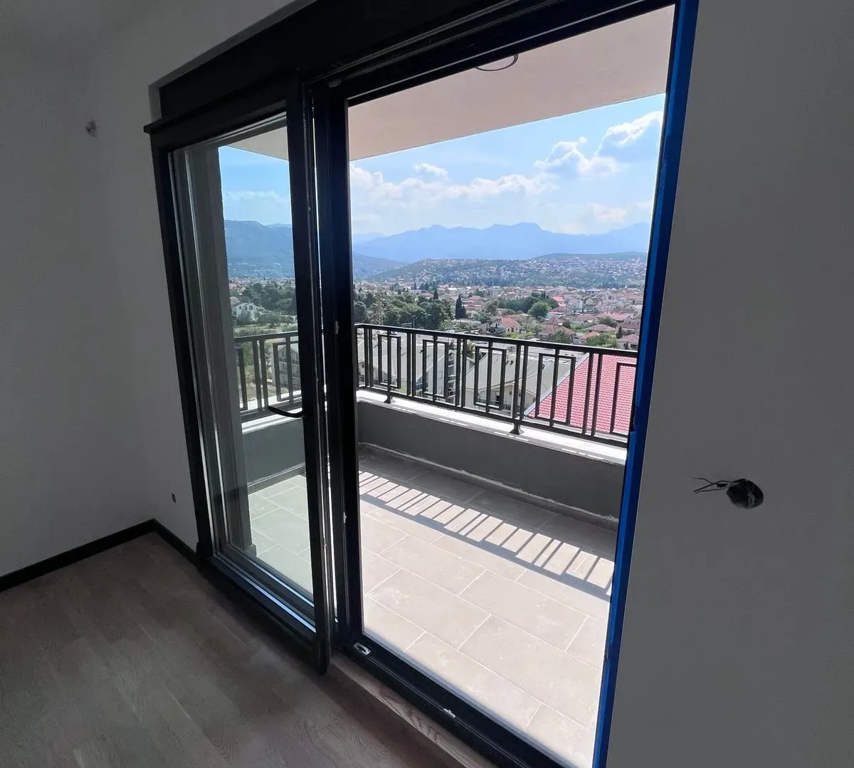 Prodaja, dvosoban stan, 89m², Gorica C, Podgorica