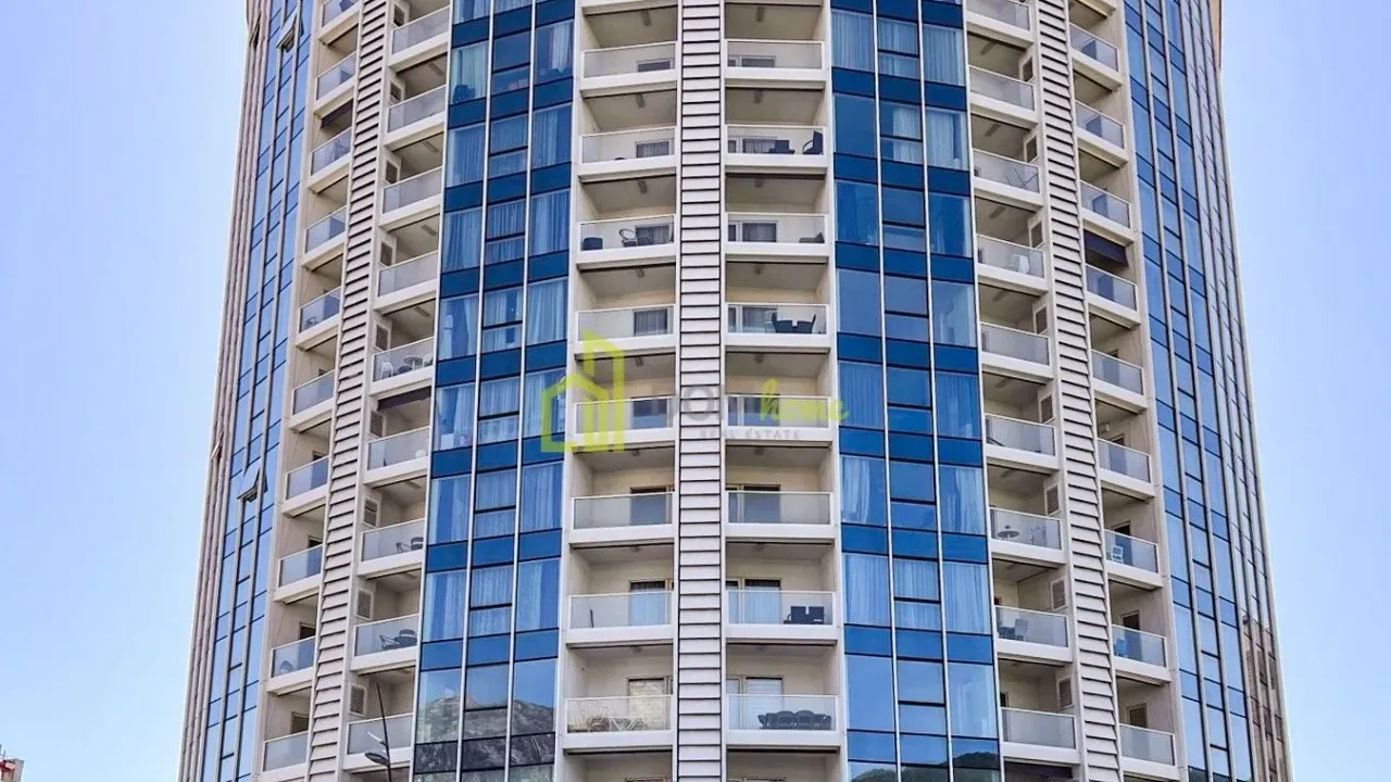 Izdavanje, trosoban stan, 184m², Budva, Crna Gora