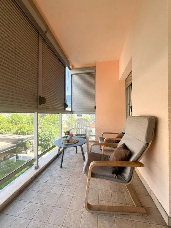 Izdavanje, jednosoban stan, 52m², City Kvart, Podgorica