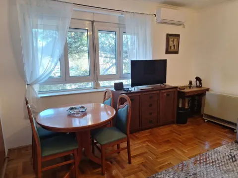 Rent, two bedroom apartment, 68m², Centar, Podgorica - image 4
