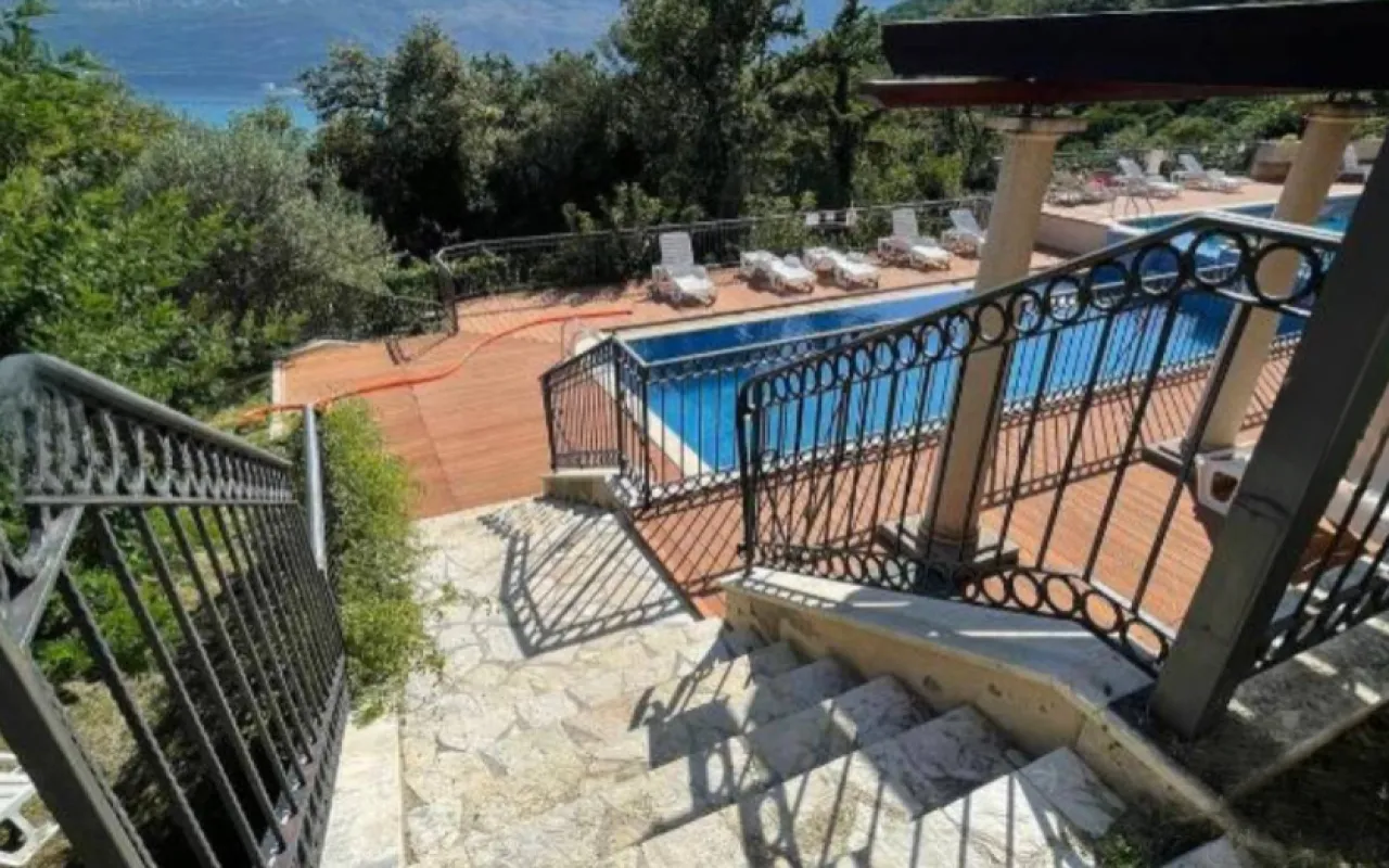 Prodaja, dvosoban stan, 75m², Herceg Novi, Crna Gora