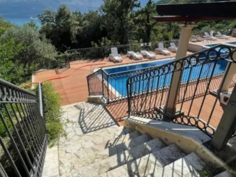 Prodaja, dvosoban stan, 75m², Herceg Novi, Crna Gora - image 1