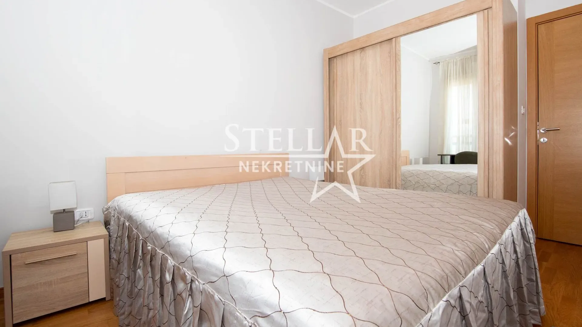 Izdavanje, jednosoban stan, 42m², City Kvart, Podgorica