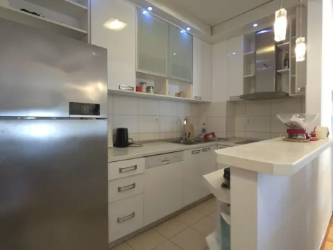 Izdavanje, jednosoban stan, 53m², City Kvart, Podgorica - image 5