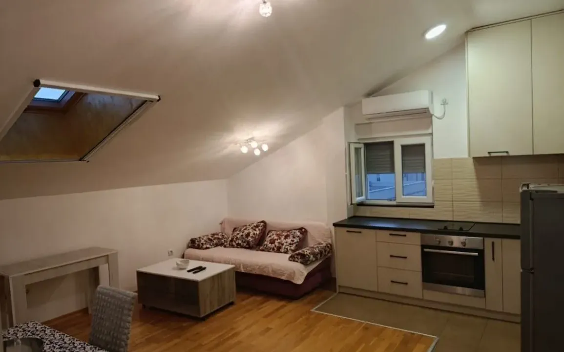 Rent, two bedroom apartment, 55m², Kava, Tivat