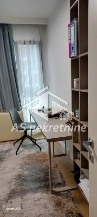 Rent, three bedroom apartment, 92m², Savski Venac, Beograd