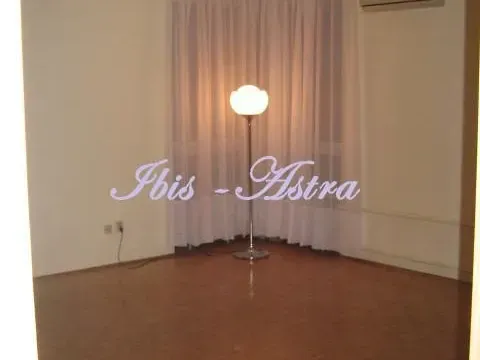 Izdavanje, poslovni prostor, 84m², Kalenić Pijaca, Vračar Sve Podlokacije - image 10