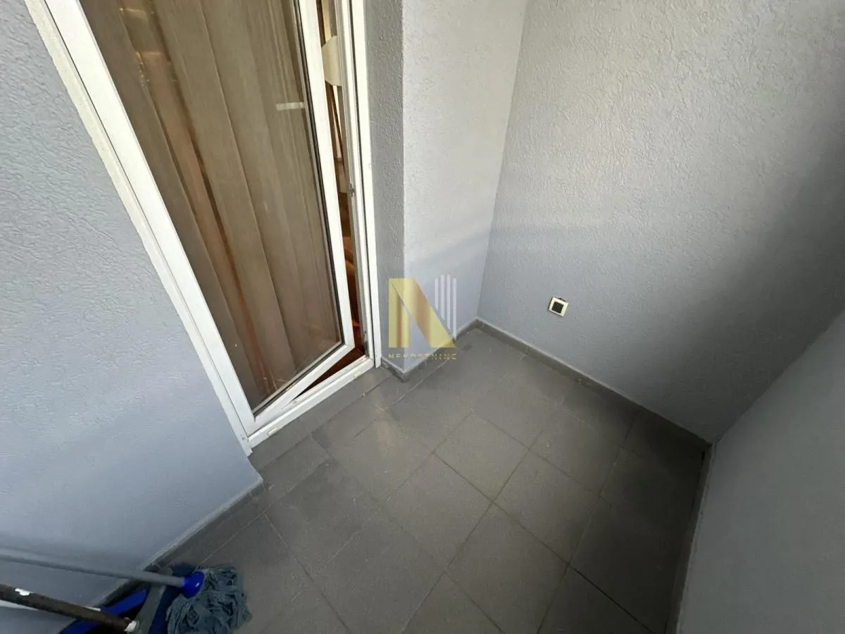Prodaja, četvorosoban stan, 110m², Socijalno, Novi Sad Sve Podlokacije