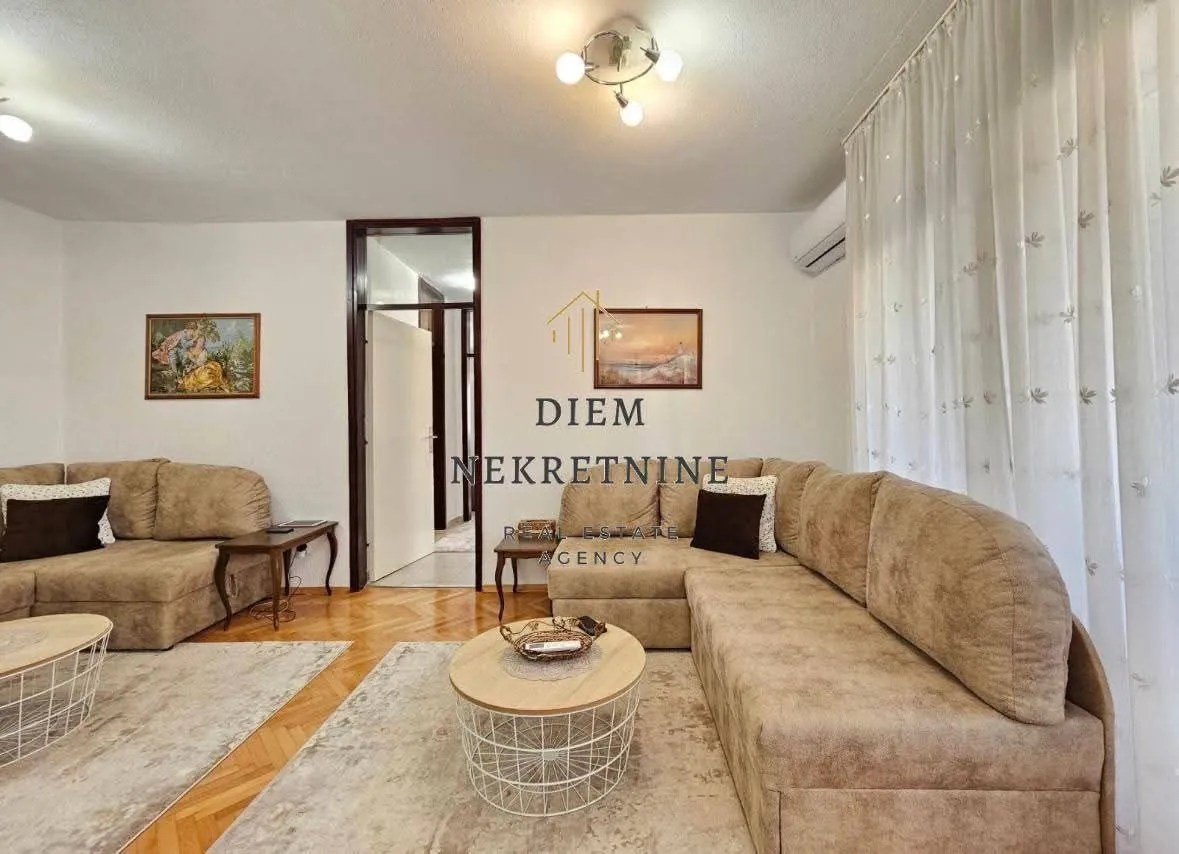 Sale, three bedroom apartment, 84m², Centar, Bar
