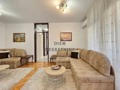 Sale, three bedroom apartment, 84m², Centar, Bar - image 2