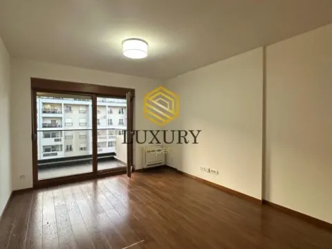 Izdavanje, poslovni prostor, 73m², Master Kvart, Podgorica - image 6