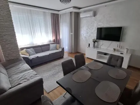 Izdavanje, trosoban stan, 70m², Sajmište, Novi Sad - image 2