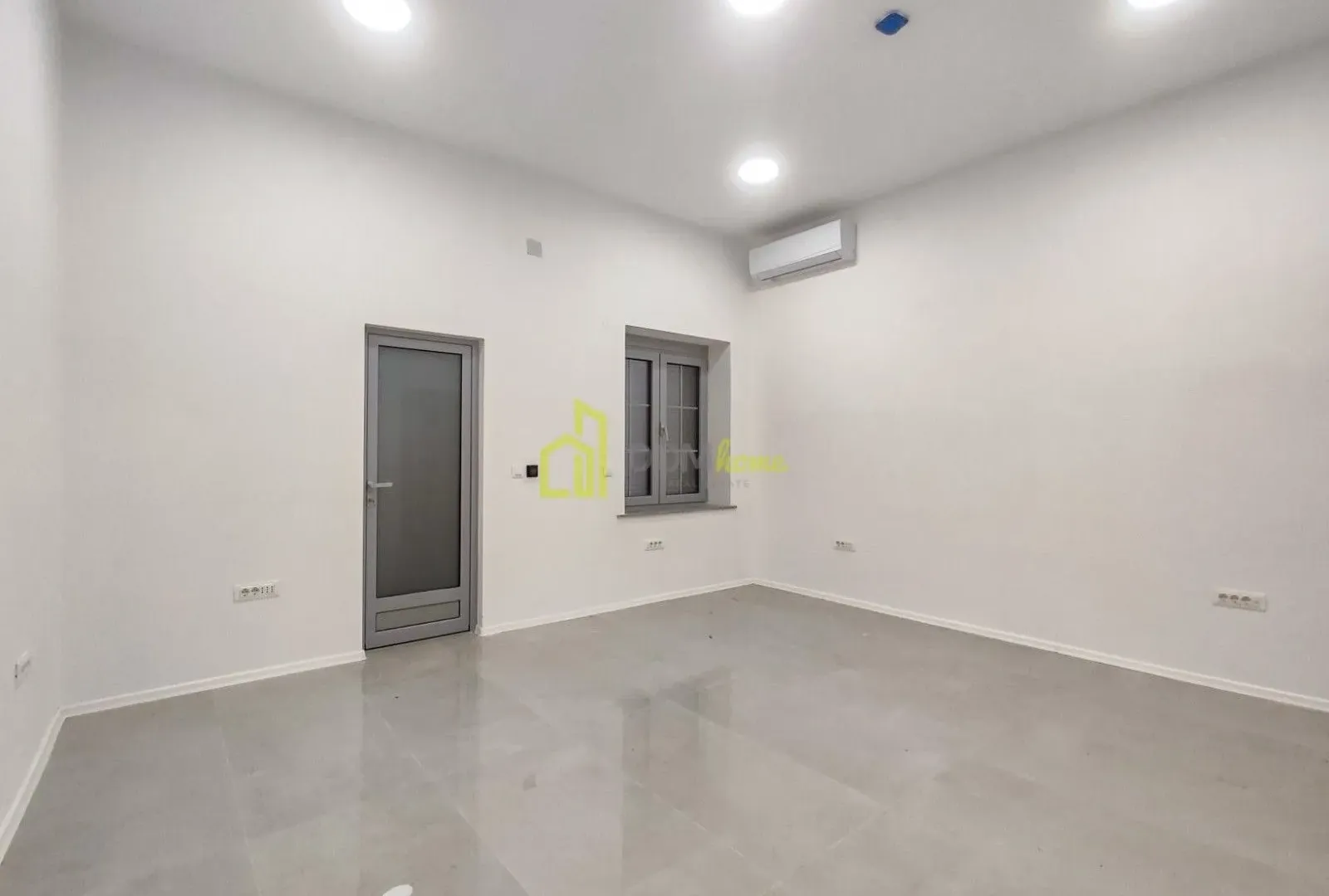 Rent, office space, 55m², Centar, Podgorica