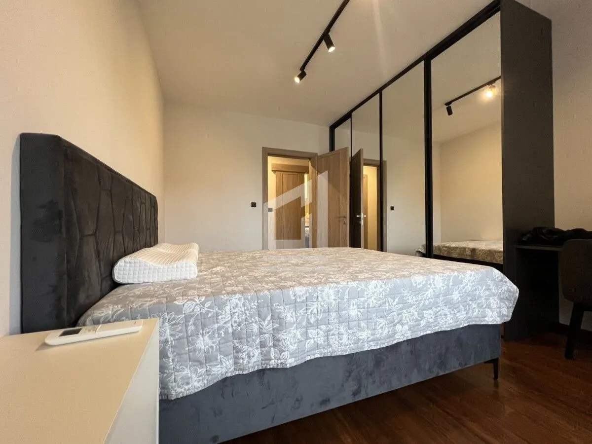 Izdavanje, trosoban stan, 96m², Master Kvart, Podgorica