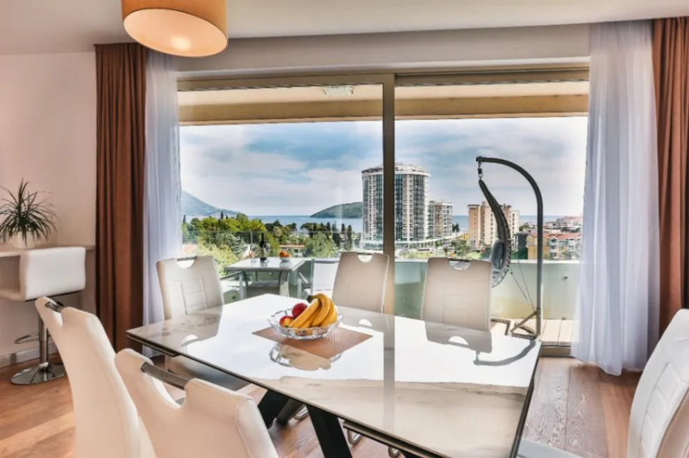 Izdavanje, jednosoban stan, 81m², Bulevar, Budva