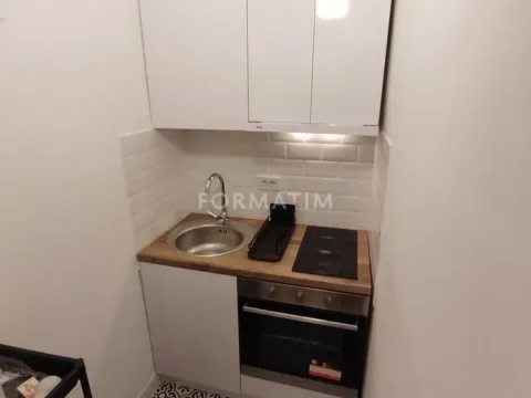 Izdavanje, trosoban stan, 85m², Savski Venac, Beograd - image 4