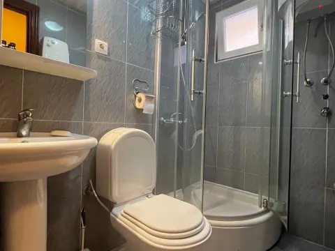 Prodaja, jednosoban stan, 35m², Petrovac, Budva - image 8