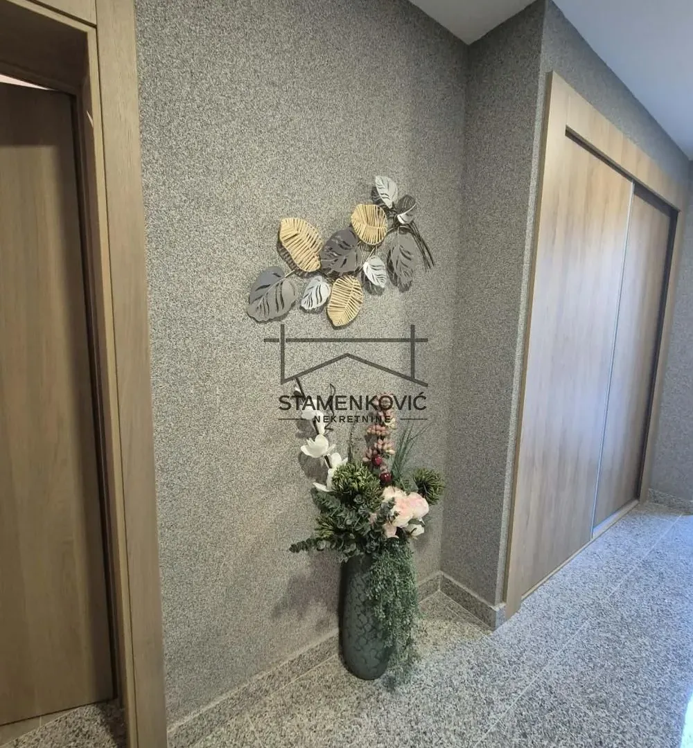 Izdavanje, četvorosoban stan, 95m², Adamovićevo Naselje, Novi Sad Sve Podlokacije