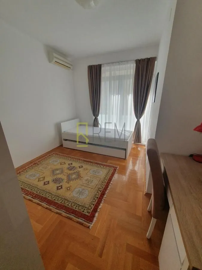 Prodaja, dvosoban stan, 66m², Centar, Podgorica