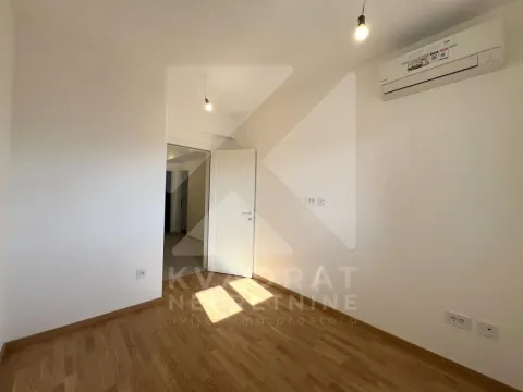 Prodaja, trosoban stan, 104m², Stari Aerodrom, Podgorica - image 23