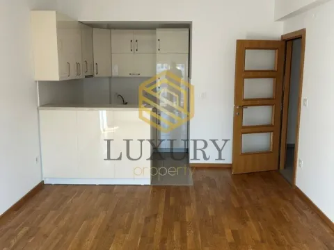 Rent, office space, 65m², Stari Aerodrom, Podgorica - image 11