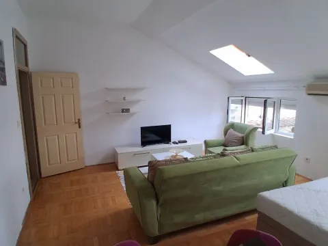 Izdavanje, stan, 36m², Stari Aerodrom, Podgorica - image 7