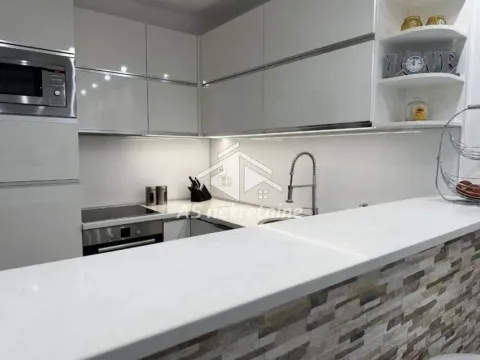 Izdavanje, trosoban stan, 70m², Zemun Cara Dušana, Zemun Sve Podlokacije - image 6