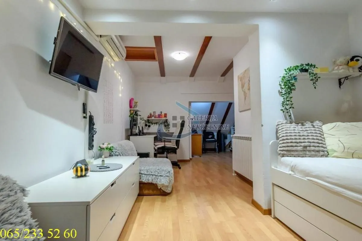 Sale, four bedroom apartment, 104m², Stari Grad, Beograd
