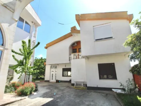 Izdavanje, dvosoban stan, 80m², Čeluga, Bar - image 12