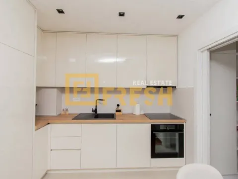 Izdavanje, dvosoban stan, 72m², Tološi, Podgorica - image 9